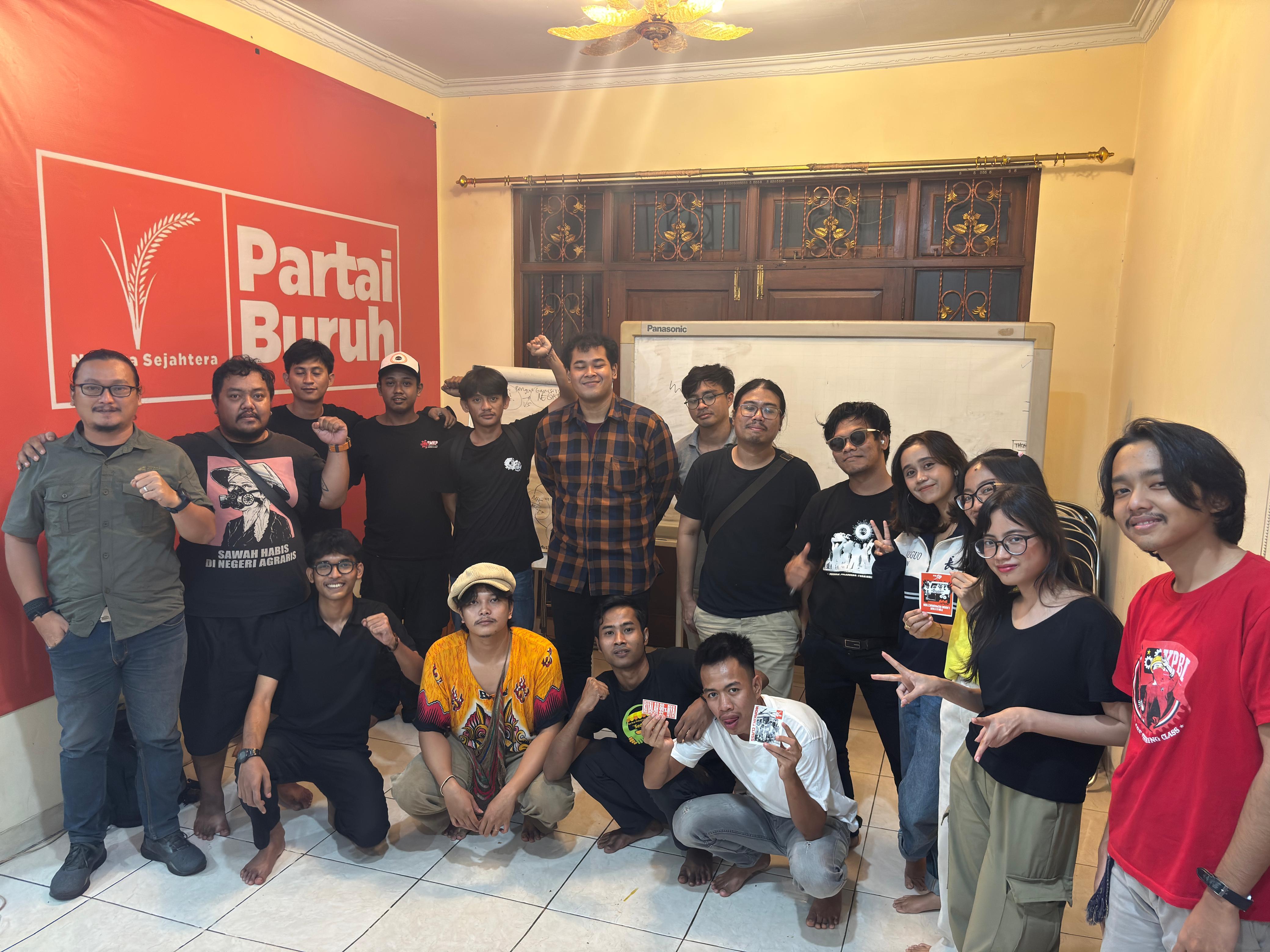 Suara Muda Kelas Pekerja Partai Buruh Gelar Kelas Kilat untuk Kader Muda
